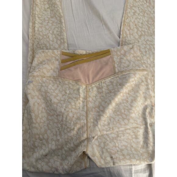 FABLETICS — Trinity High-Waisted Pocket Legging. Size Large. New With Tags - Picture 6 of 6